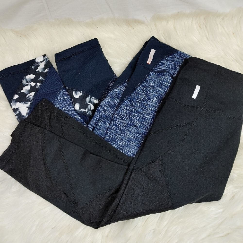 Lot Of 2 Size Small Zella Athletic Capri Heathered Blue Black With Mesh Inserts.